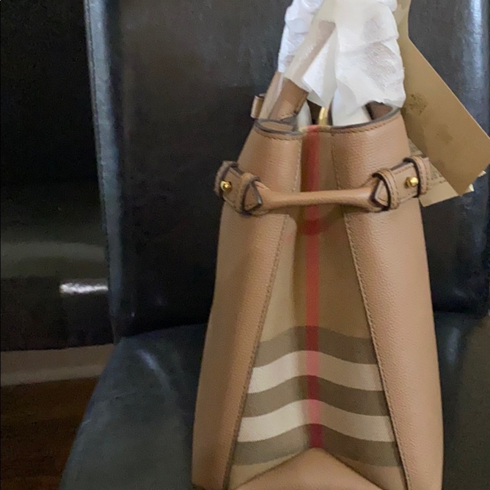 Handbag - Picture 2 of 3